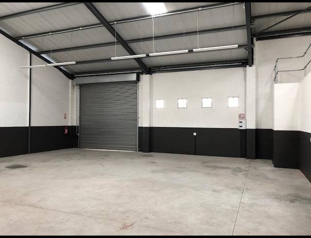 420M² MINI FACTORY TO LET IN EPPING INDUSTRIAL
